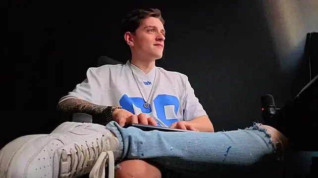 FelixStarkk Live XXX Chat