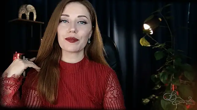 Chat XXX en directo de MissBeverlyMills