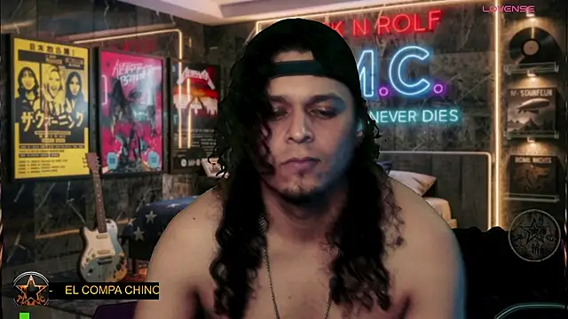 Czat XXX na żywo – chino_roz