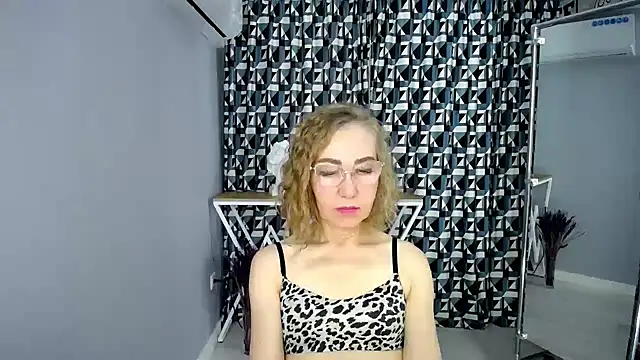Queen_a_n_i - Give me a day off today