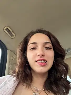 DollyTall - RISKY BOOBIES OUT WHILE DRIVING! WTF?