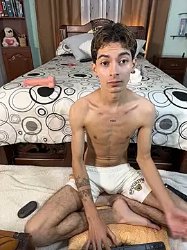 GeorgieDen Chat XXX live