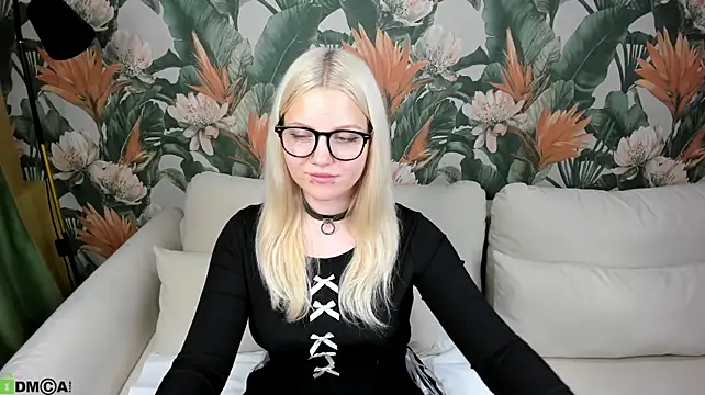 Velvet-Lun's Live XXX Chat