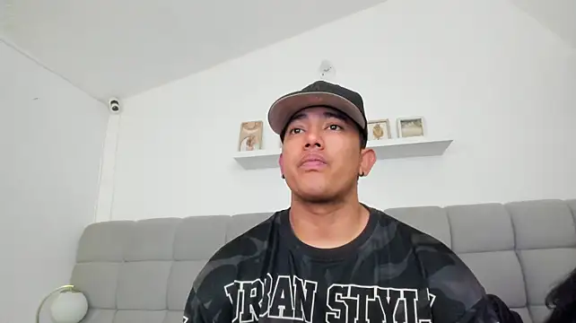 erotic_sins' Live XXX Chat