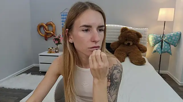 Chat +18 de DeboraHorny ao vivo