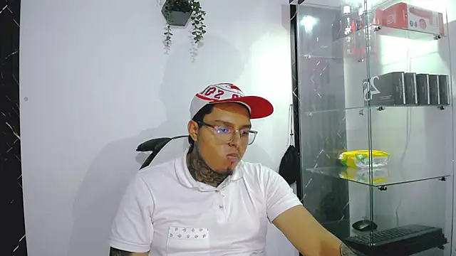 Duke_DarkBoy99 Chat XXX in diretta