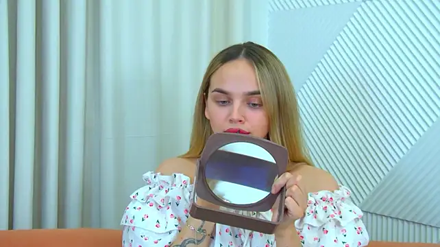 AnitaVenture Chat XXX in diretta