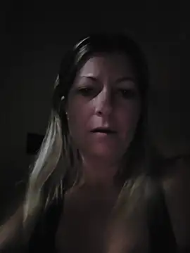 NikkiBlisss XXX чат на живо