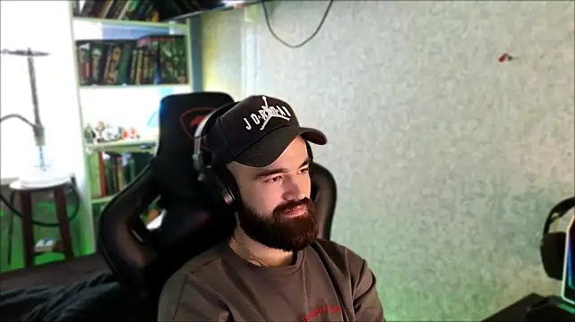 Chat +18 de _Serious_Man ao vivo