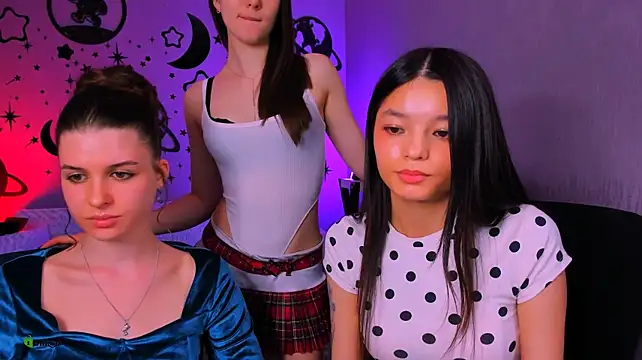 bella_dorn élő XXX-chatje