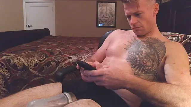 DILFiGuess1's Live XXX Chat