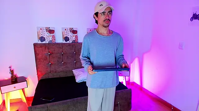 Ethan_Briggs_ Chat XXX in diretta