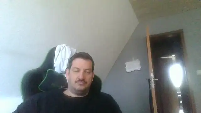Golffahrer1982's Live XXX Chat