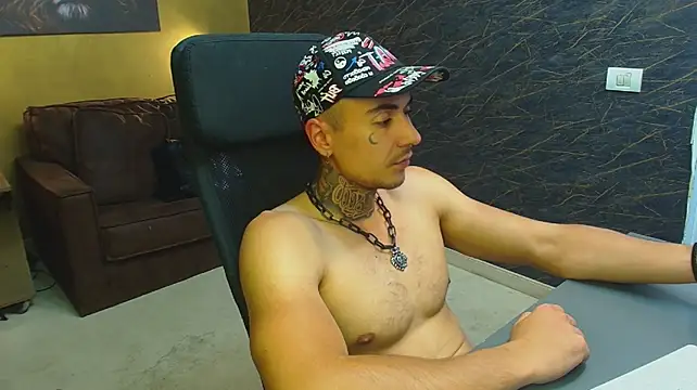 RomeoBodhi Chat XXX in diretta