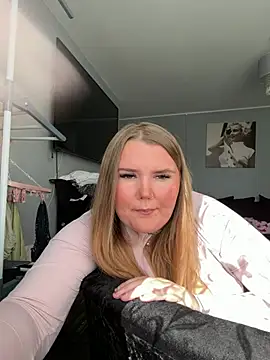 Chat +18 de BeeMay22 ao vivo