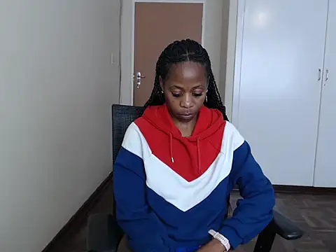 QUEENMANDYY's Live XXX Chat