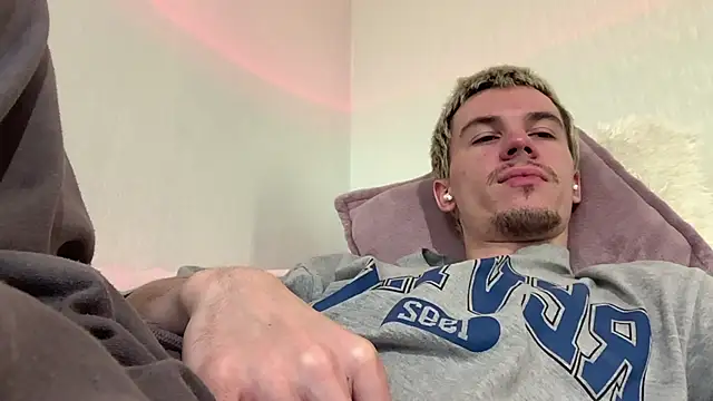Jeremy1Scott Live XXX-chat