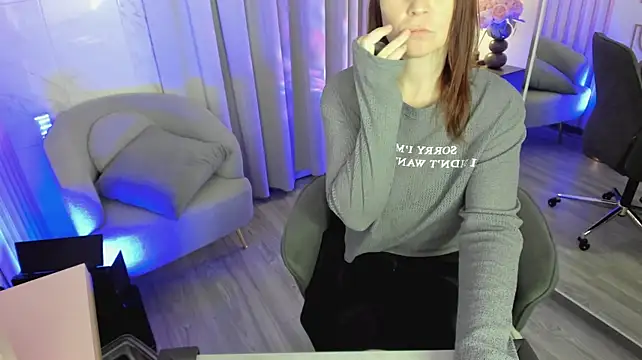 ZoeEast Live XXX-Chat