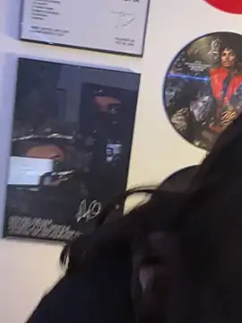Evemeqt - LIVE WALL DILDO SUCK