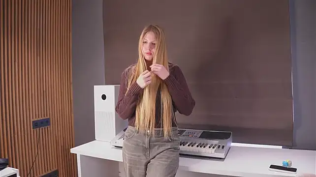 ApoloniaTaake - pull my jeans lover and tease u?
