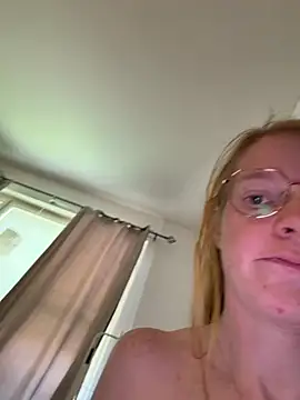 jannis1992 Adlı Modelin Canlı XXX Sohbeti