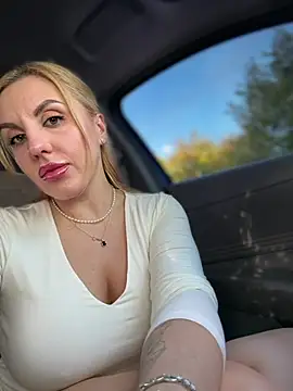MilfNextDoor20 - Squirt over your face 💦
