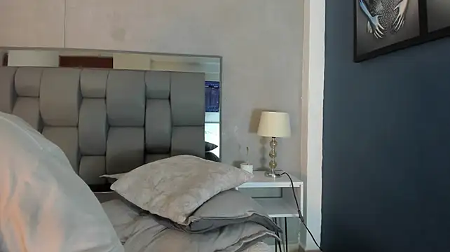 Charlie___Musk's Live XXX Chat