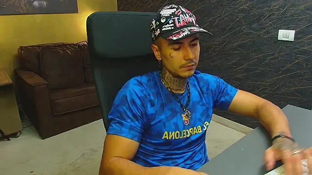 แชท XXX สดของ RomeoBodhi