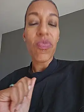Goldenlace Live XXX-Chat