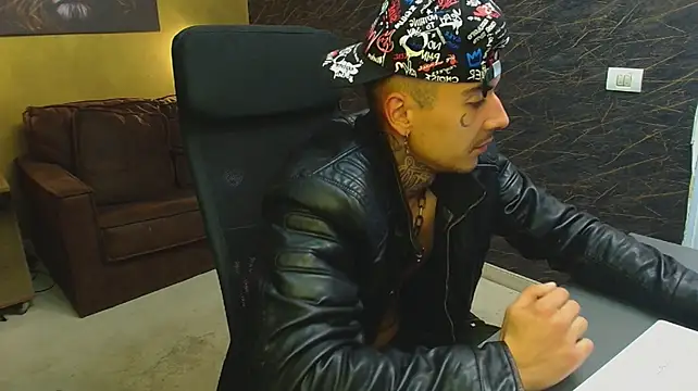 Chat XXX ao vivo de RomeoBodhi