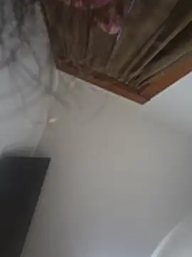 HardenedYakut: διαδικτυακό σόου στην κάμερα
