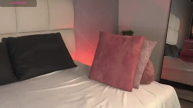 SaraMonroe1 라이브 XXX 채팅