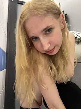 michelle_lovique élő XXX-chatje
