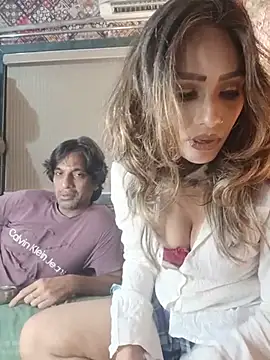 zoyarathore Show in webcam
