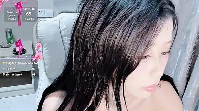 xinrui2008's Live XXX Chat