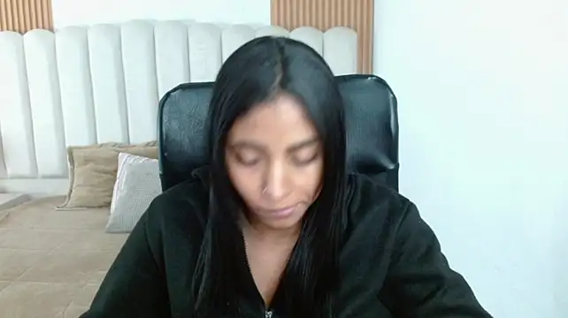 shaneelle Adlı Modelin Canlı XXX Sohbeti