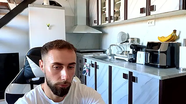 צ'אט XXX בשידור חי של RyanStorm_
