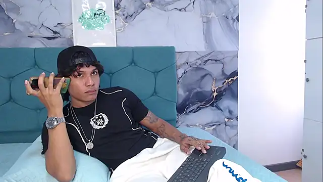 Chatroom XXX en direct de MaximilianRoth