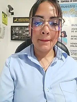 MAYE__13 Adlı Modelin Canlı XXX Sohbeti