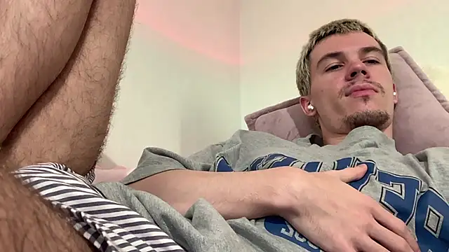 Jeremy1Scott 라이브 XXX 채팅