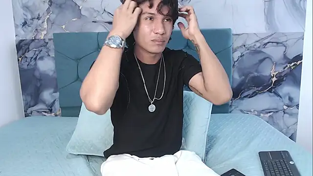 MaximilianRoth Adlı Modelin Canlı XXX Sohbeti