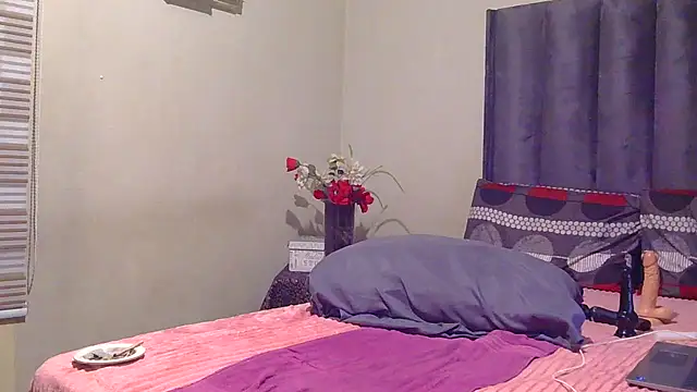 HOTSEXCBOOBS30xx Chat XXX in diretta