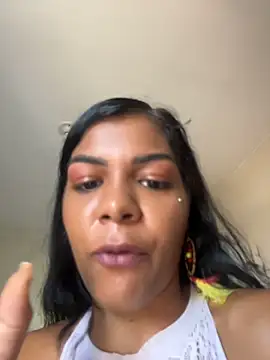 Chat +18 de Indiazinhax ao vivo