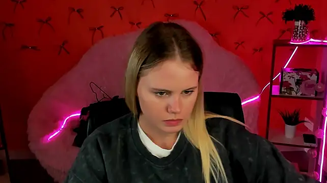 LanaWey Adlı Modelin Canlı XXX Sohbeti
