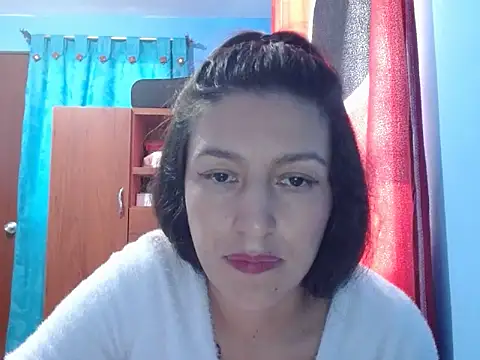 SarahFriendly Chat XXX live