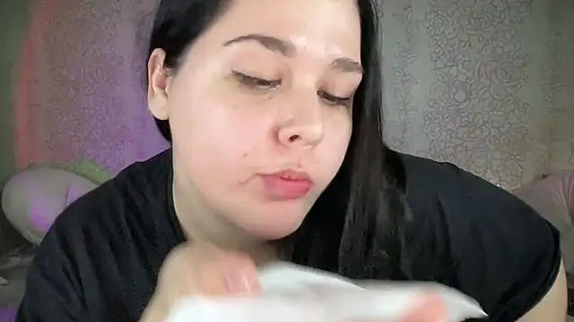 IvyLebelly live XXX chat