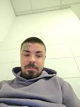 Berti3128 Chat XXX live