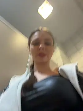 Ttixmila - Fuck me dildo in fitting room💦💋