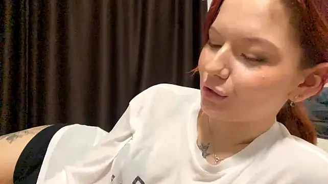 XXX chat uživo modela alicehurricane