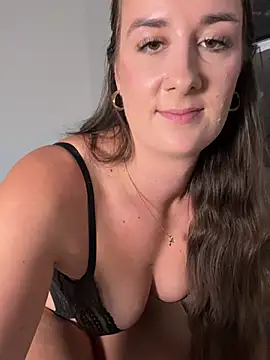 XXX chat uživo modela EllaMae